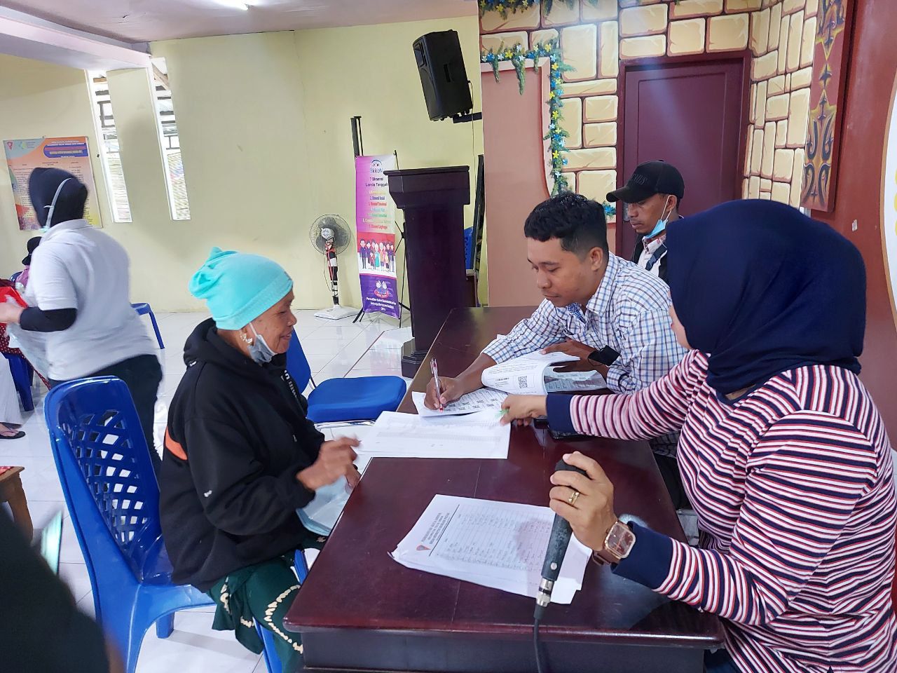 184 KPM  Desa Hunuth Terima BLT Subsidi BBM Tahun 2022